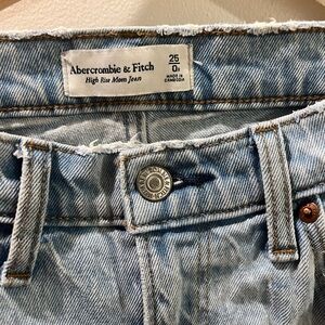 0/25 Abercrombie high rise mom jeans